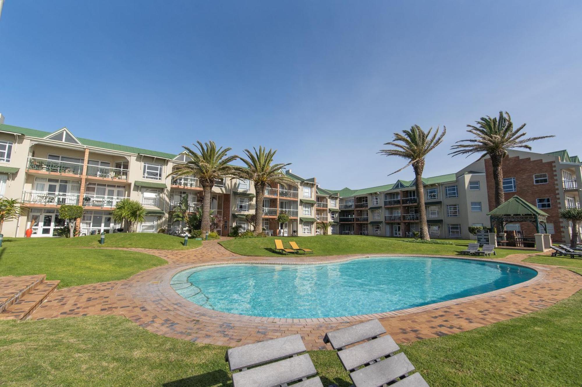157 Brookes Hill Suites Near The Beach Port Elizabeth Exterior photo